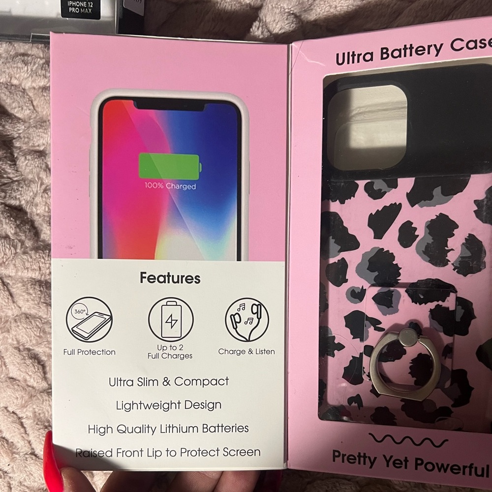 COPY - iPhone 12 Pro Max charging case with ring finger on the back